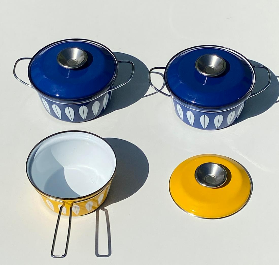 Catherineholm Enamelware Pans -1960s: Catherineholm Enamelware Oslo Norway 1960s. Designed by Grete Kittelsen All pieces scarcely used having excellent lustre. All signed on bottom. US shipping $25. Courtesy John Sideli Art & Antiques Joh