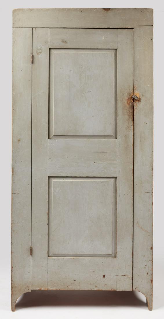 Cupboard with Raised Panel Door (1 of 4)