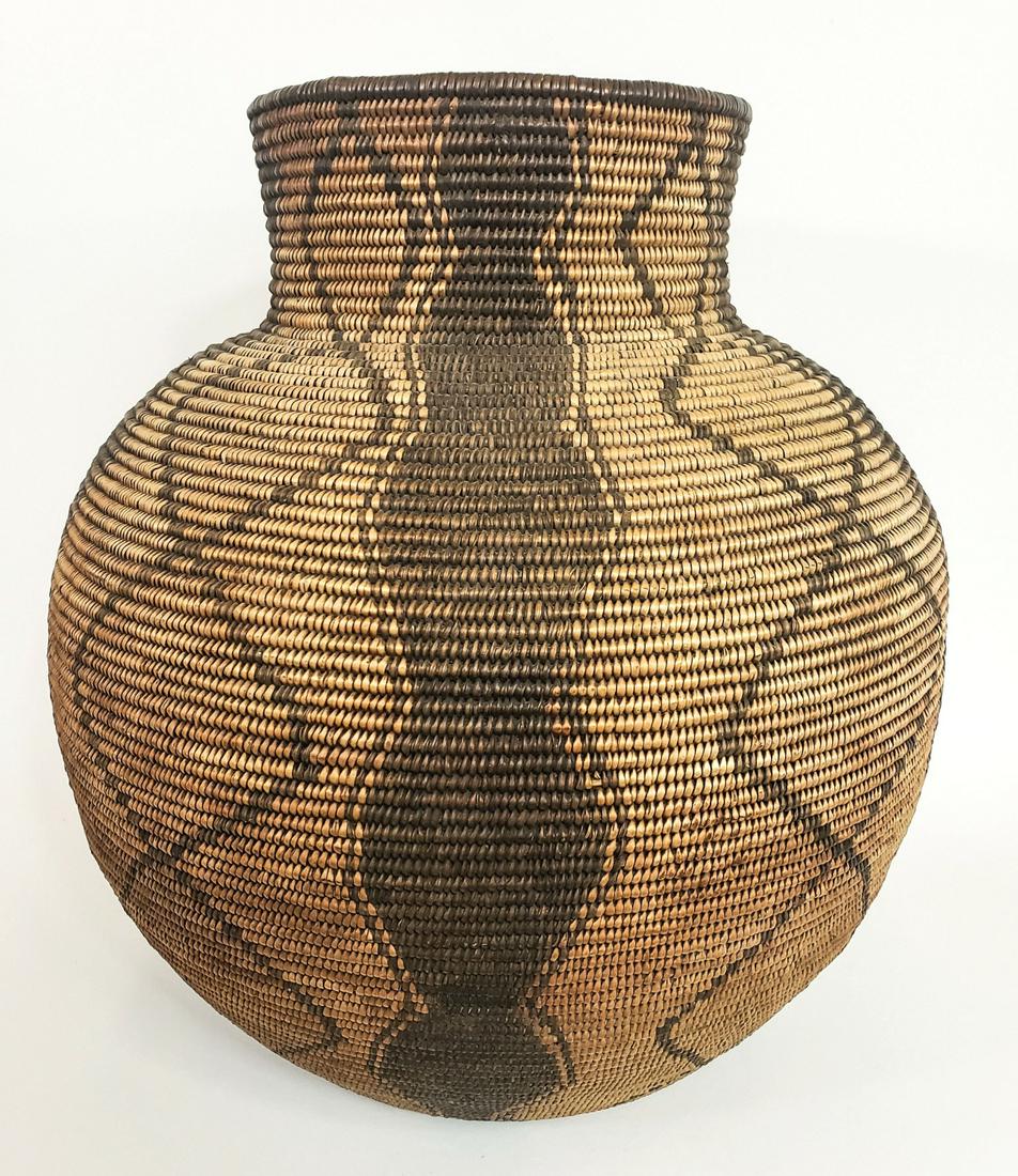 Large Apache Basketry Olla (1 of 7)