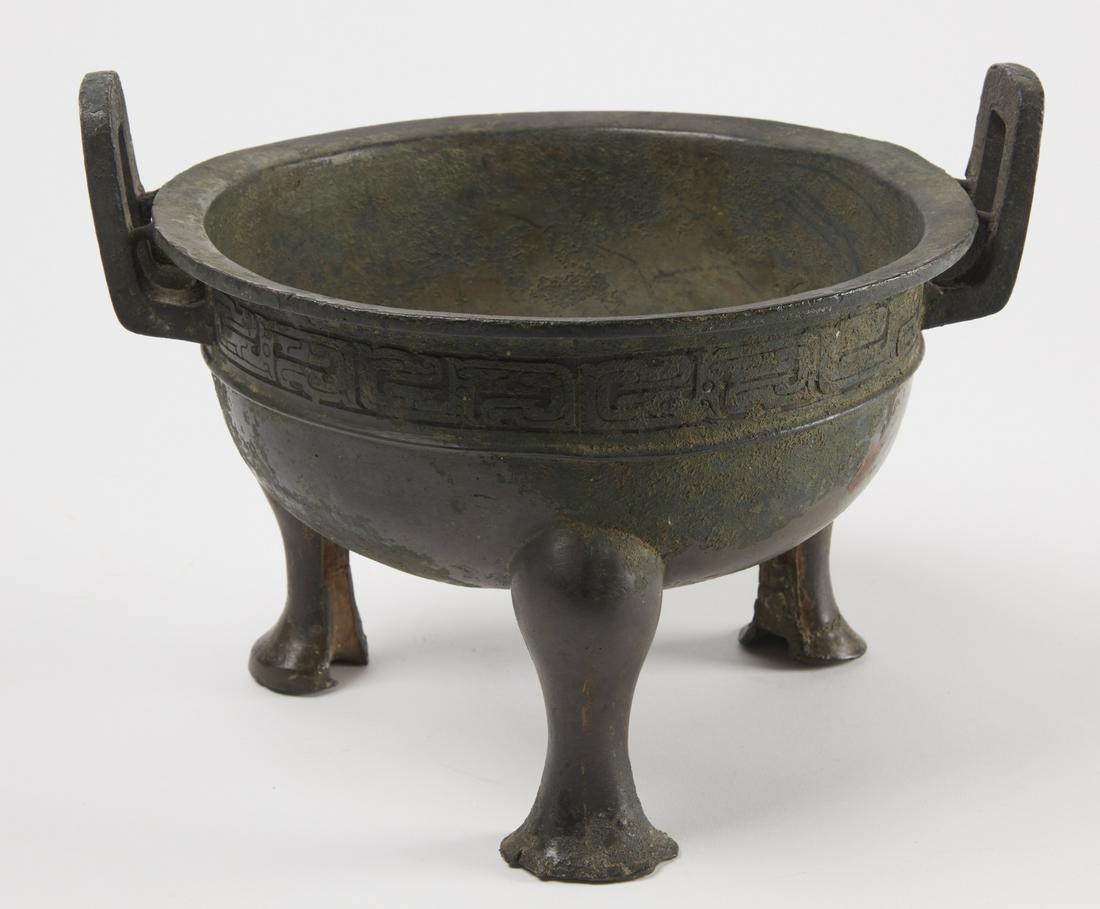 Chinese Bronze Censor: Antique Chinese bronze censor H 8-3/8", Dia.10". Please refer to this link for high-res images. https://www.dropbox.com/sh/ni0ksaxmqymzh6e/AADrdGvQB_3KxPdFV82rvsjaa?dl=0