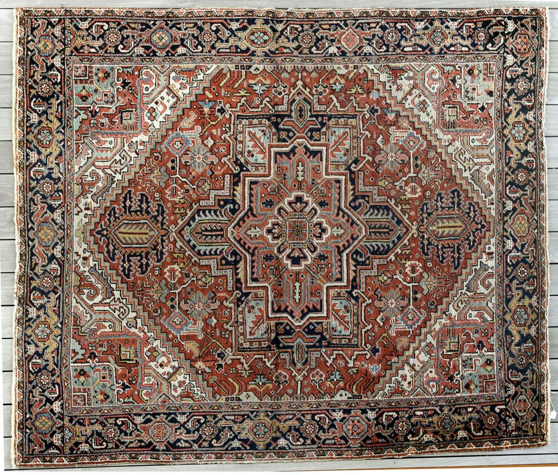 Good Heriz Room Size Carpet: Heriz semi- antique room size oriental carpet. Excellent condition 91" x 79"