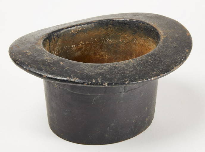 Cast Iron Top Hat Spittoon