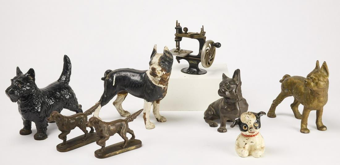 Lot Cast iron Dogs (1 of 2)