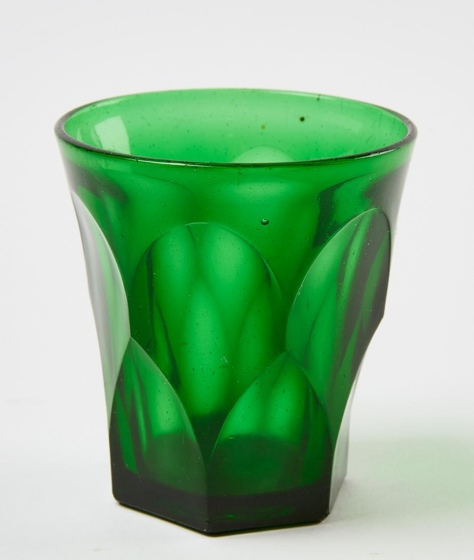 Rare Green Broken Arch Tumbler: Rare green broken arch tumbler., Mid Western., circa 1860. H 3-3/8". Condition: Fine original condition. Provenance Peter Tillou. Copy and paste this link for high-res images: https://www.dropbox.com/