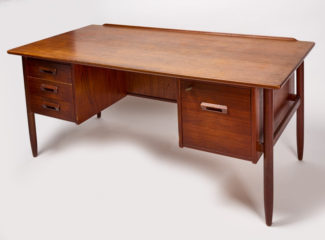 LelÃ¥ngs MÃ¶belfabrik MCM Desk (1 of 6)