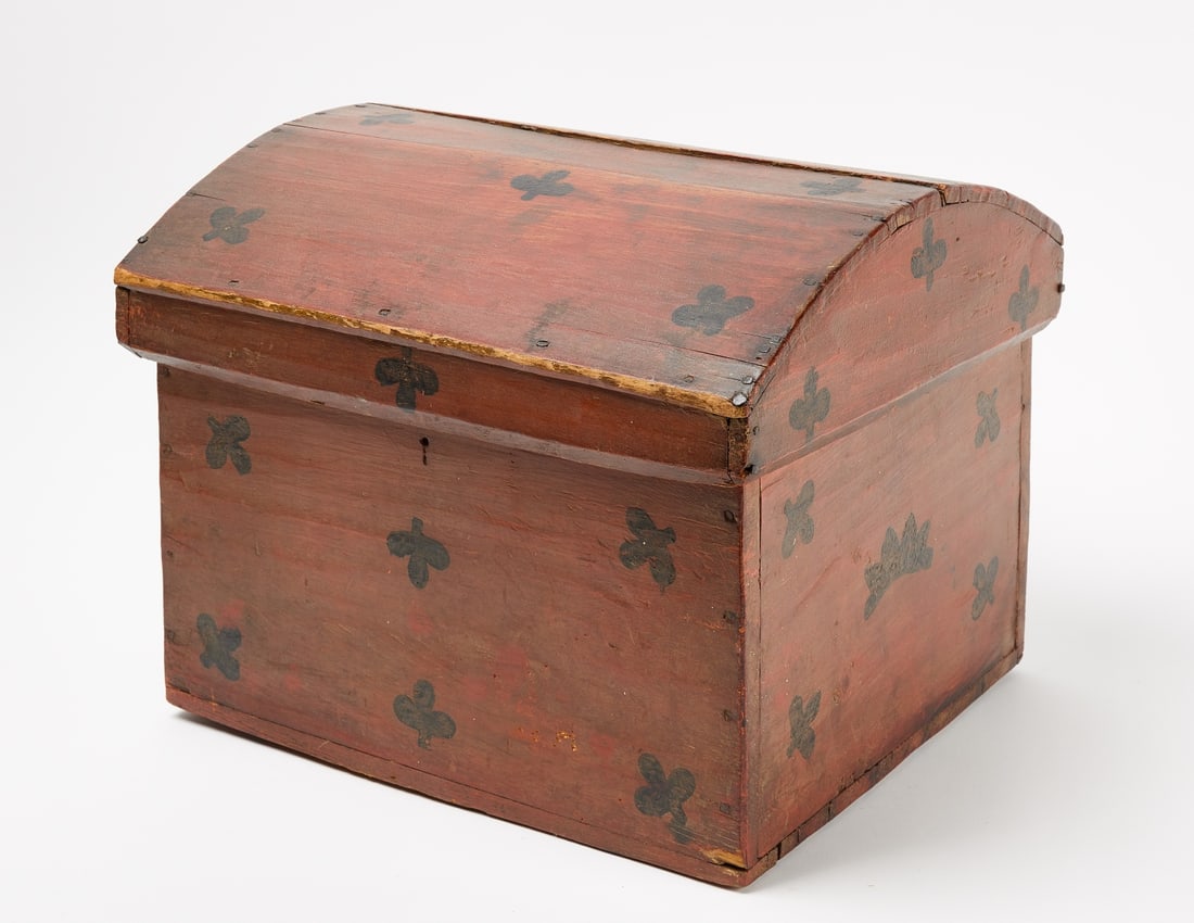 Box with Shamrocks (1 of 5)