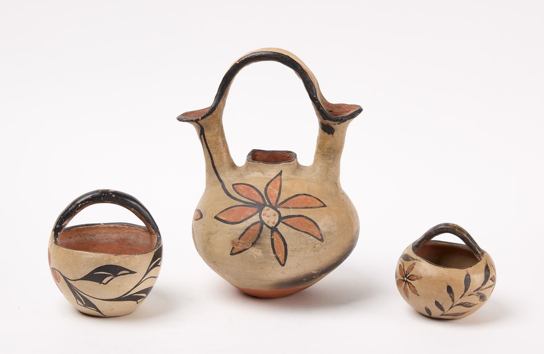 Santa Domingo Pueblo - Wedding Jug and Two Baskets (1 of 5)