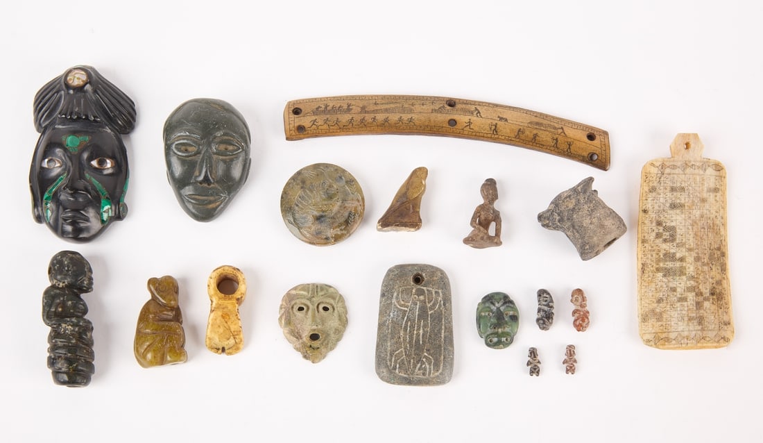 18 Ancient Pre Colombian South American: Eighteen Ancient Pre-Colombian South American curiosities, animals, figures, oracles etc. A few items may be 18th-20th century. 1) Batak N. Sumatra Indonesia shamantic oracle's bone amulet. L 4-1/4". 