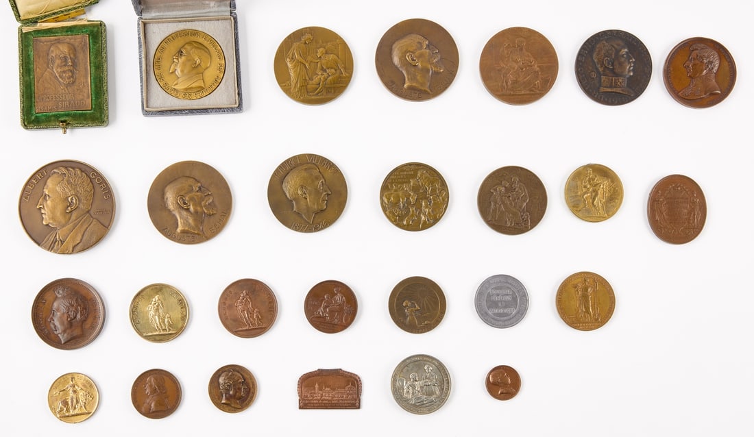 26 Mixed World Medals, Mostly French, One Silver (1 of 2)