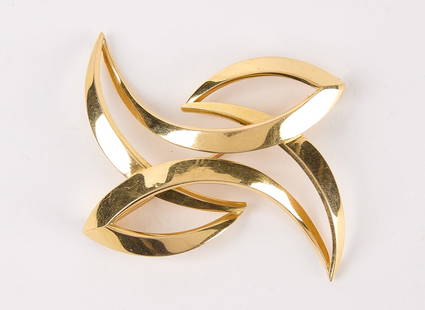 Abstract 18K Gold Brooch: Abstract 18k gold brooch. H 2--1/2" W 2-1/4" Tested. Has makers hallmarks. Total weight: 12.7 dwt. Descriptions, weights, sizes, and conditions are our best judgement and do not represent a guarantee.