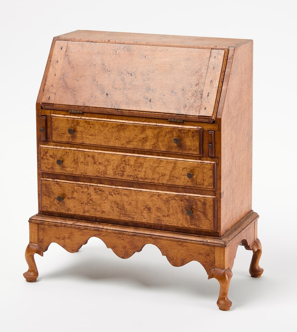 Miniature Queen Anne Desk (1 of 8)