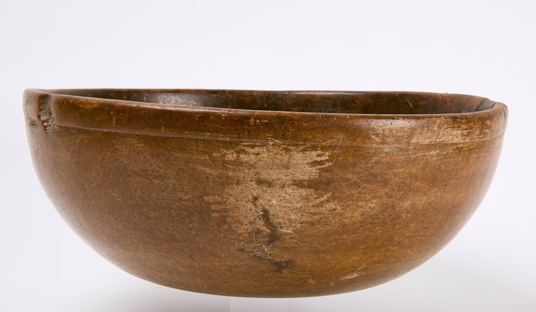 Fine Early Burl Bowl (1 of 3)