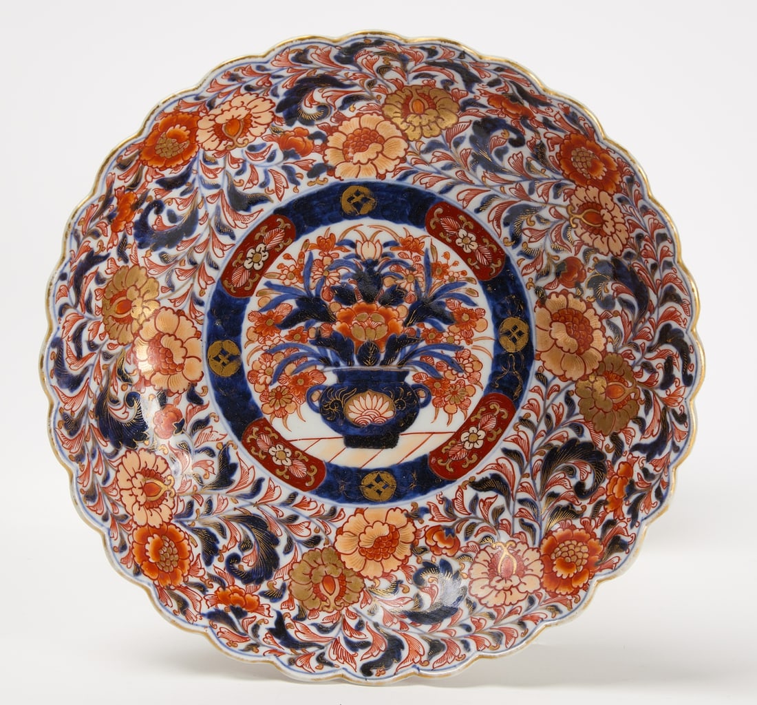 Imari Plate with Scalloped edge (1 of 3)