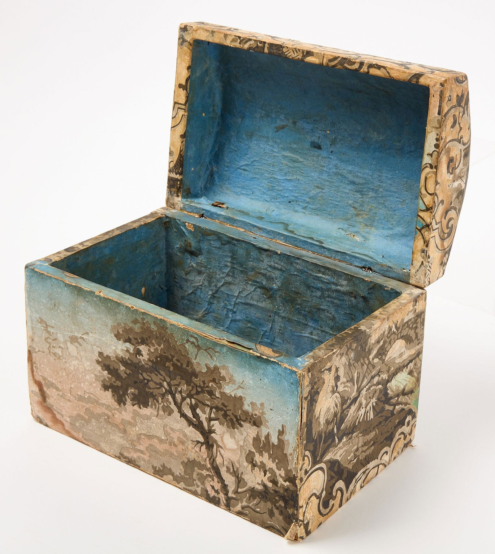 Dome Top Wallpaper Box (1 of 5)