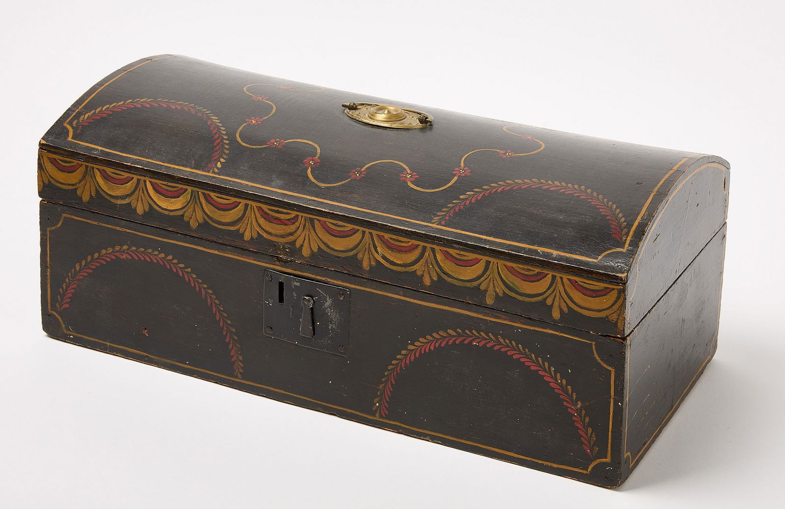 Paint-Dedcorated Dome Top Box (1 of 7)