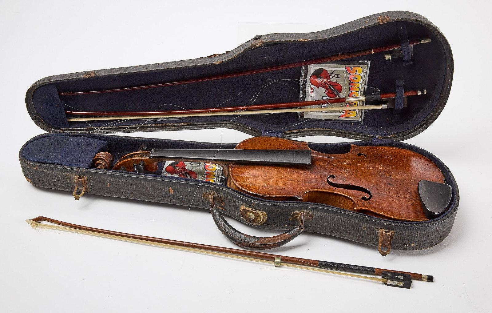 Antique Violin and Three Bows (1 of 7)