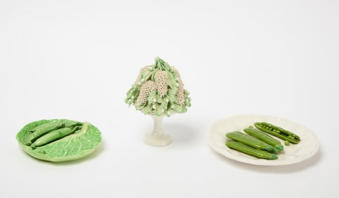 Italy Majolica Faience Pottery Vase and Two Pea Pod Plates