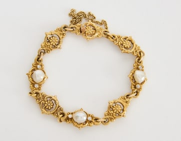 Victorian 18K Bracelet with Natural Pearls and Diamonds