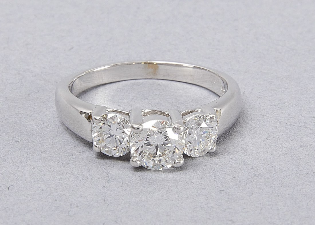 Ladies 18k White Gold Diamond Ring (1 of 5)