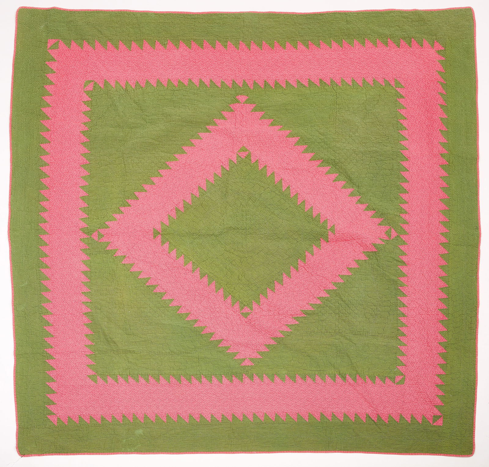 Sawtooth Diamond Quilt (1 of 1)
