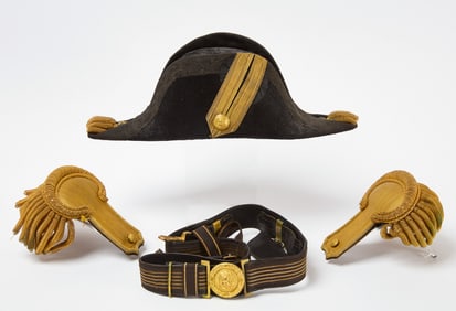WW1 U.S. Naval Officer Bicorn Hat, Belt and Gilt Epaulets
