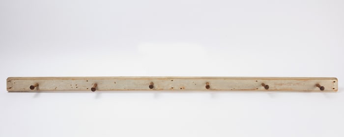 Shaker Painted Six-Peg Rack