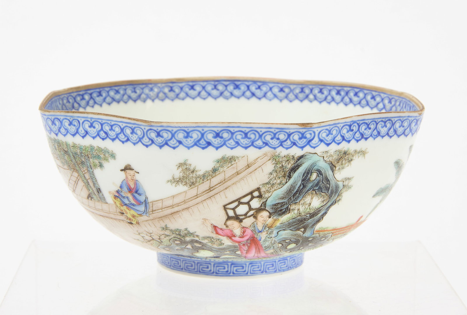 A Very Fine Famille-Rose Eggshell Porcelain Bowl (1 of 6)