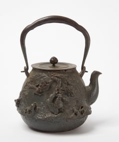 Fine Meiji Period Cast Iron Tetsubin