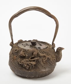 Fine Meiji Period Cast Iron Tetsubin