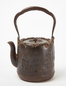 Fine Meiji Period Cast Iron Tetsubin