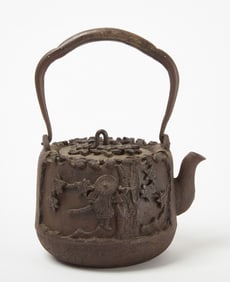 Fine Meiji Period Cast Iron Tetsubin