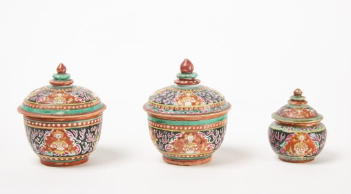 Pair Bencharong Porcelain Covered Bowls and Jarlet