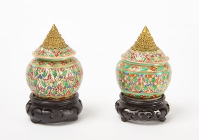 Two Bencharong Porcelain Lai Nam Thong Covered Jarlets