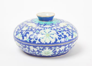 A Rare Straits Chinese Peranakan Nyonya Porcelain Covered Circular Box
