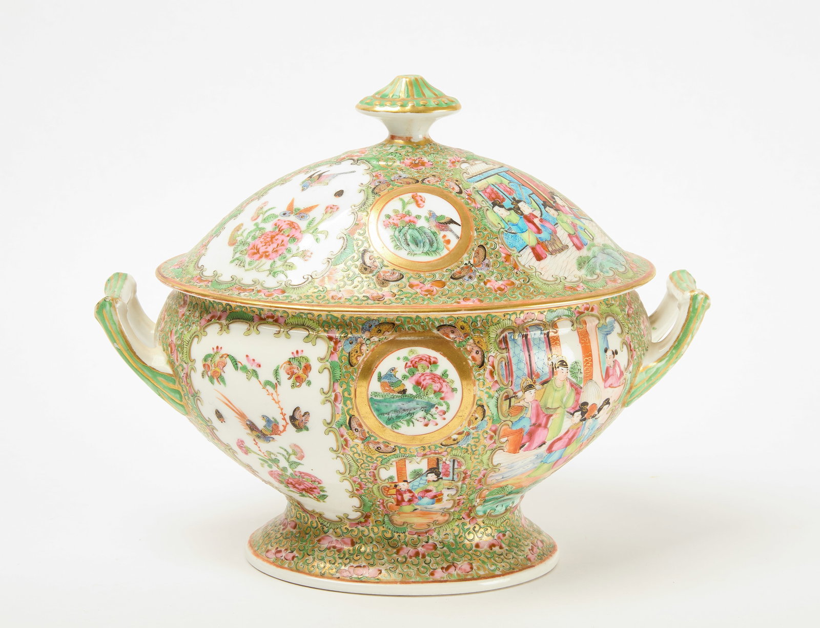 Chinese Rose Medallion Tureen: Chinese rose medallion porcelain tureen. 19th century. H 10-1/2" W 12-1/4" D 7-3/4". Provenance: The Ivory Tower, New Jersey (USA). Condition: No damage noted. Link to hi-res images: ht
