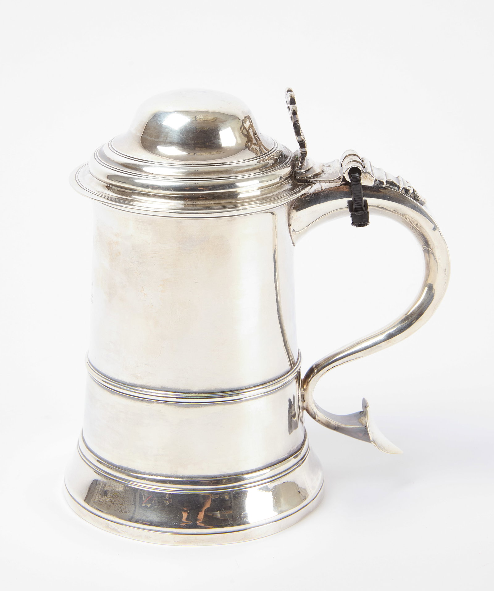 Solomon Hougham Sterling Silver Tankard: Solomon Hougham sterling silver lidded tankard. Inscribed greyhound or whippet in seated position with an arrow through (or near) its front paw. Hallmark stamped with lion passant underneath lid and a