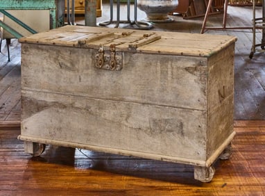 Double-Latch Rolling Chest
