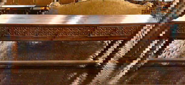 Refractory Table