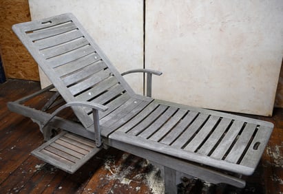 Fine Teak Wood Chaise Lounge