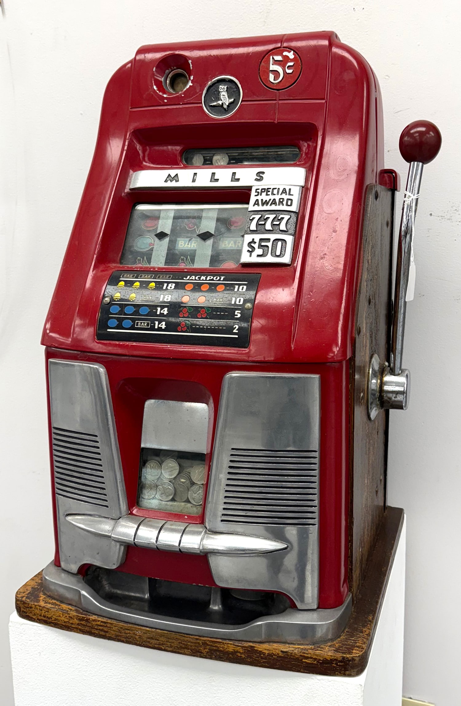 Mills Five Cent Slot Machine (1 of 3)