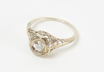 18k White Gold Diamond Ring