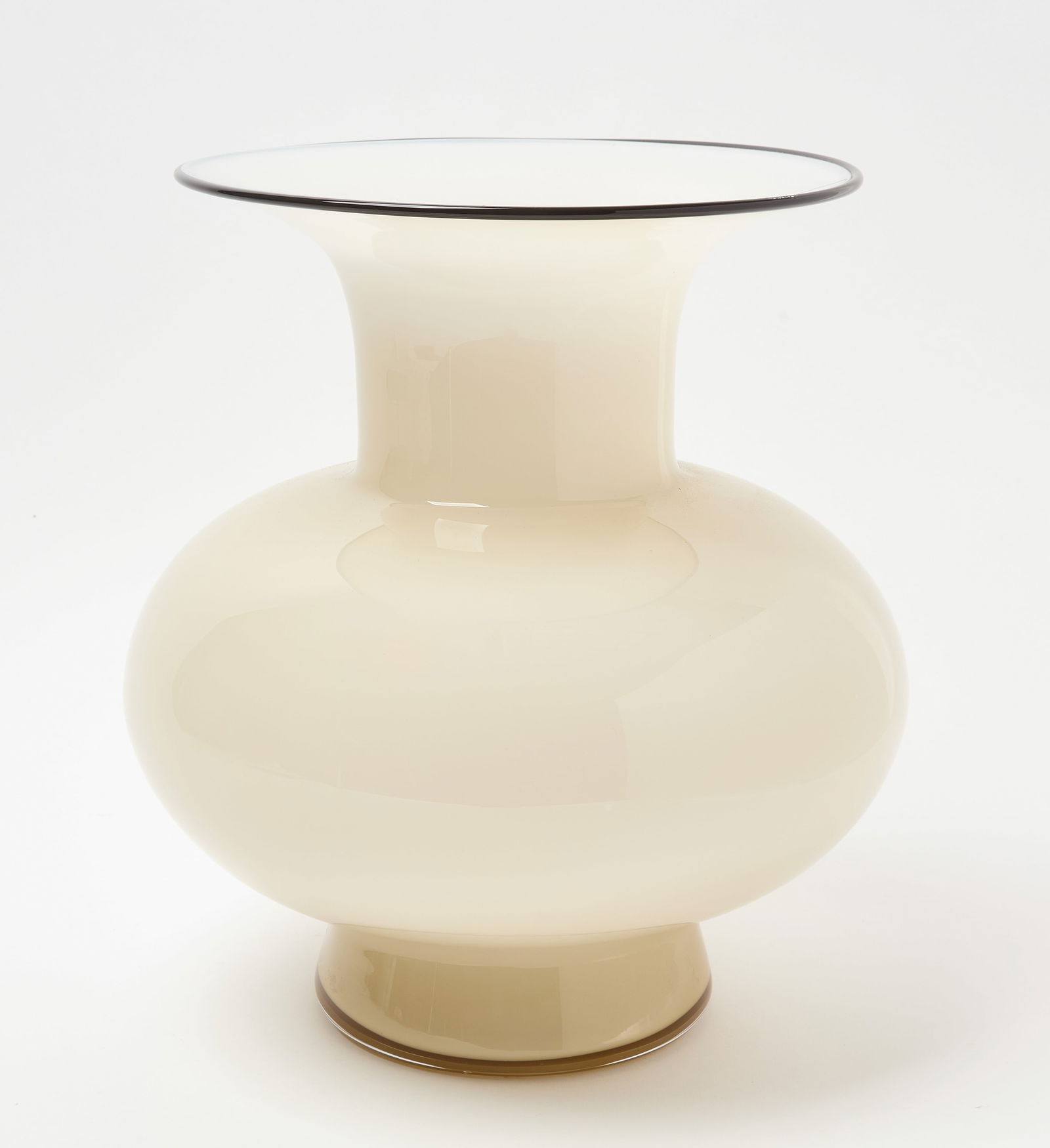 Michael Powolny Loetz Vase: Large cream-colored Loetz glass vase by Michael Polowny. Circa 1930. H 14-1/2 in. D 12 in. Condition: No damage noted. Link to high-res images: https://www.dropbox.com/scl/fo/b40qk4d4gpsjycz39b07
