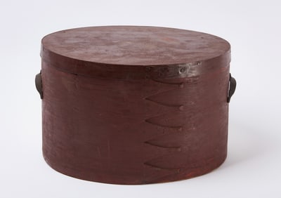 Shaker Five-Finger Oak Box in Dark Red Paint