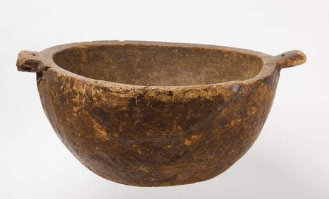 Impressive Carved Inuit Bowl