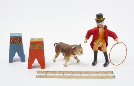 Schoenhut Ringmaster and Bulldog