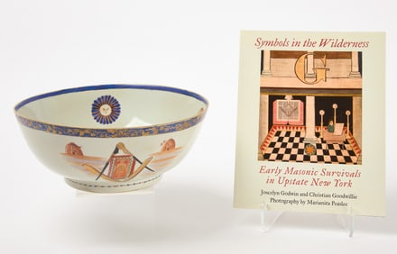 Chinese Export Bowl with Masonic Decoration