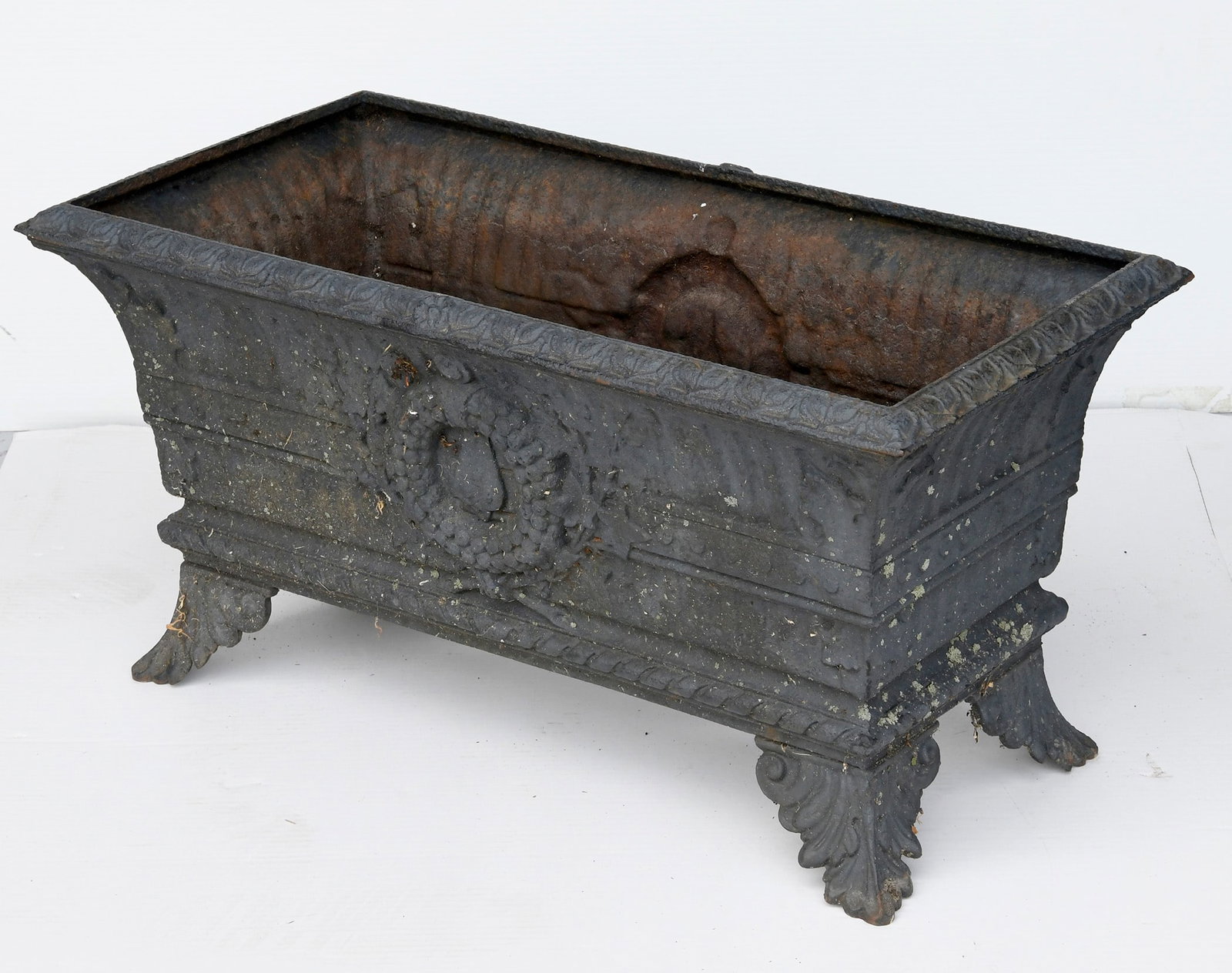 French Garden Planter with Wreath (1 of 2)