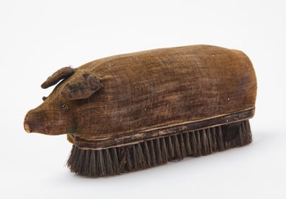 Pig Form Brush
