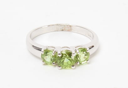 14K White Gold Ladies Ring