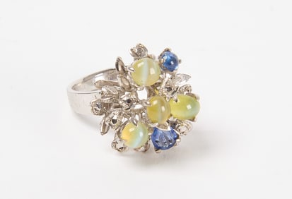 18k White Gold Cat's Eye and Sapphire Cocktail Ring